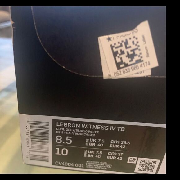 LeBron Witness 4 (Team) CV4004-001) 8.5 M WMS Sz 10 - Picture 8 of 14